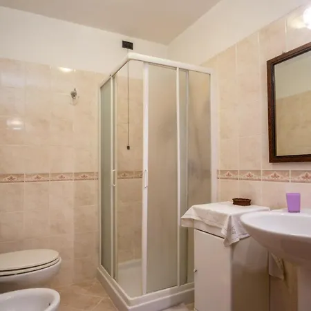 金百合ii住宿加早餐旅馆 住宿加早餐酒店 阿雷佐